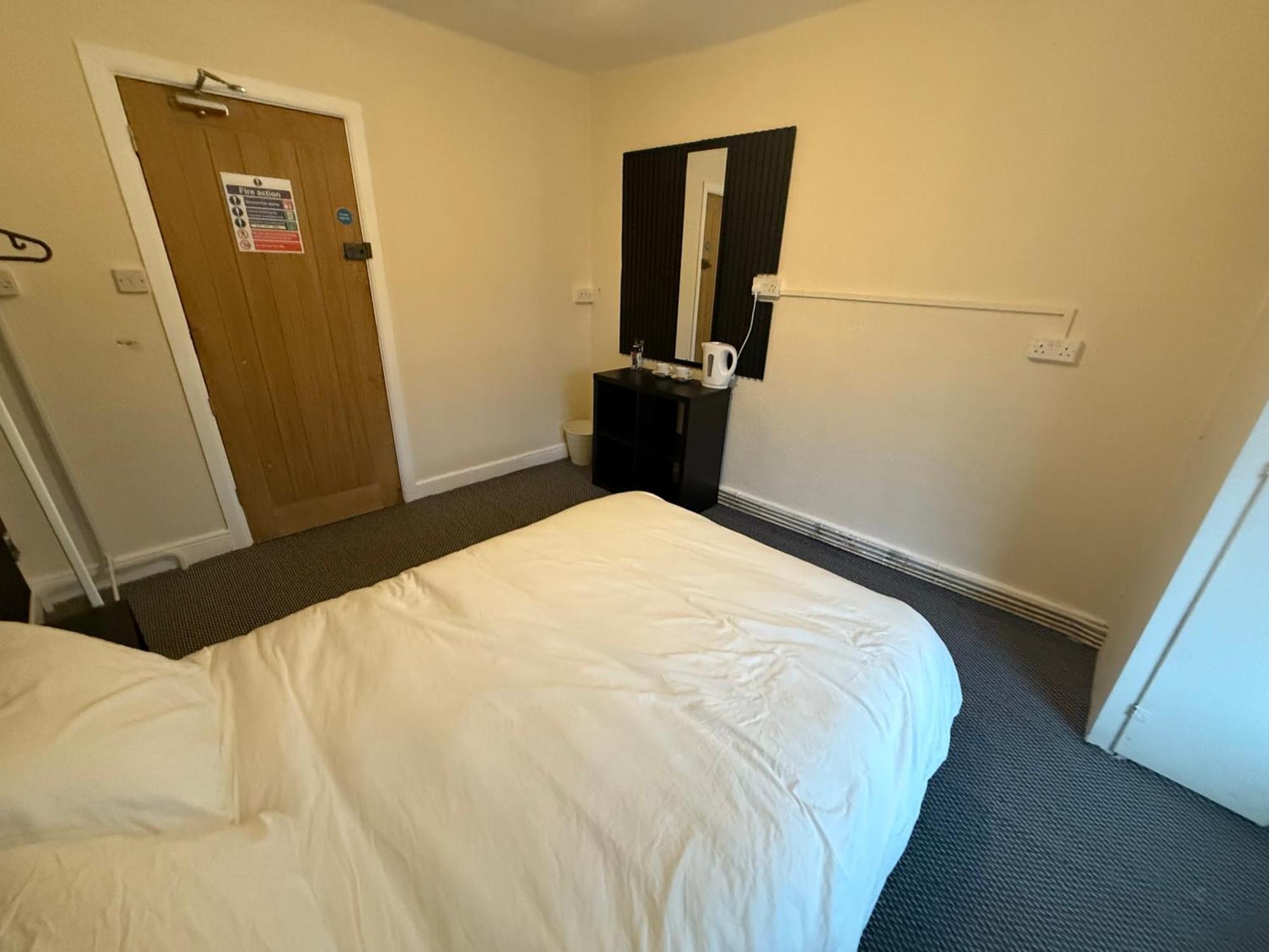 The Phoenix Inn Newport  Bagian luar foto